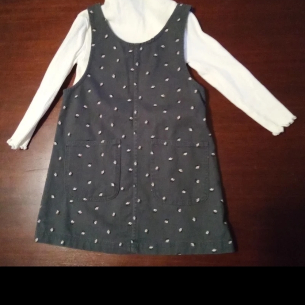 H&M Dark Gray Patterned Skirt with White Ribbed Top 4T
